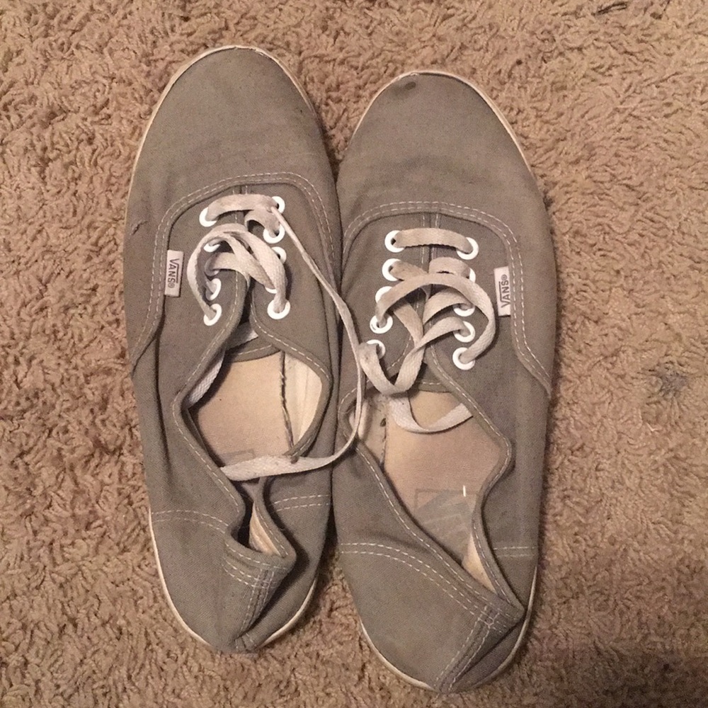 gray low vans